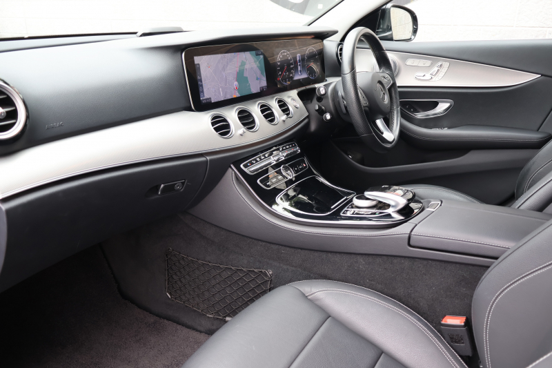 メルセデスベンツ Eクラス E200 AVG　ﾚｻﾞｰPKG ﾚｰﾀﾞｰｾｰﾌﾃｨPKG ｴｱﾊﾞﾗﾝｽPKG 1ｵｰﾅｰ 黒革 全席ｼｰﾄﾋｰﾀｰ 純正12.3ｲﾝﾁﾅﾋﾞ地ﾃﾞｼﾞ 360°ｶﾒﾗ Burmesterｻﾗｳﾝﾄﾞ Applecarplay Android Auto 電動Rｹﾞｰﾄ PTS LEDﾍｯﾄﾞ ｱﾅﾛｸﾞ時計 純正17AW　2年保証