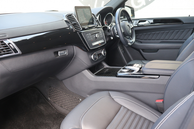 AMG GLE GLE43 4MATIC　ﾚｰﾀﾞｰｾｰﾌﾃｨPKG AMGｽﾀｲﾘﾝｸﾞPKG ﾅｲﾄPKG ﾊﾟﾉﾗﾐｯｸSR 黒革ｼｰﾄ 全席ｼｰﾄﾋｰﾀｰ 純正ﾅﾋﾞ地ﾃﾞｼﾞ 360度ｶﾒﾗｼｽﾃﾑ harman/kardonｻﾗｳﾝﾄﾞ AppleCarPlay 電動Rｹﾞｰﾄ LEDﾍｯﾄﾞﾗｲﾄ AMG21ｲﾝﾁAW　2年保証