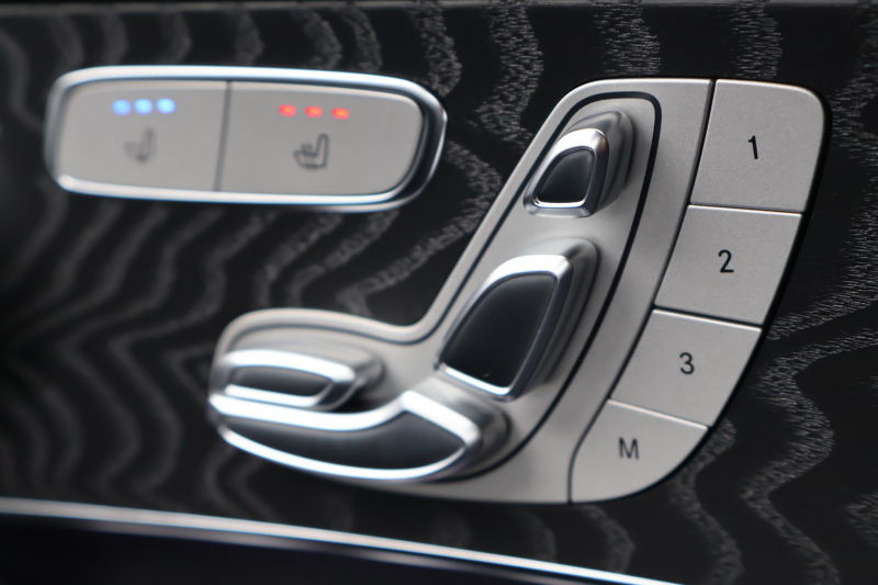 AMG GLC GLC43 4MATIC　後期型 ﾚｻﾞｰｴｸｽｸﾙｰｼﾌﾞPKG ﾚｰﾀﾞｰｾｰﾌﾃｨPKG ｴｱﾊﾞﾗﾝｽPKG 1ｵｰﾅｰ ﾊﾟﾉﾗﾏSR 黒革ｼｰﾄ ｼｰﾄﾋｰﾀ ﾍﾞﾝﾁﾚｰﾀ MBUX 純正10.25ｲﾝﾁﾅﾋﾞ地ﾃﾞｼﾞ ｺｯｸﾋﾟｯﾄDisp AppleCarPlay 360°ｶﾒﾗ PTS 電動Rｹﾞｰﾄ HUD AMG20ｲﾝﾁAW　2年保証