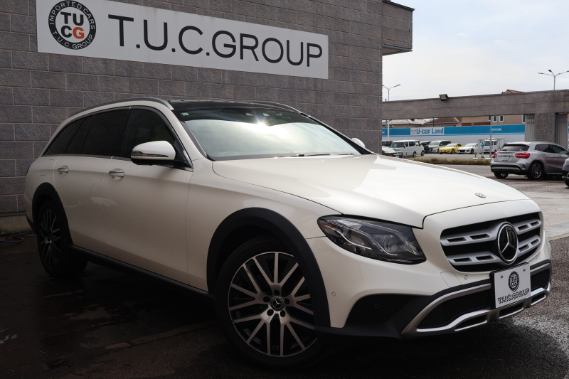 メルセデスベンツ Eクラス E220d 4MATIC ｵｰﾙﾃﾚｲﾝ ﾛｰﾚｳｽｴﾃﾞｨｼｮﾝ　特別仕様車  ﾚｰﾀﾞｰｾｰﾌﾃｨPKG ｴｱﾊﾞﾗﾝｽPKG ﾊﾟﾉﾗﾏSR ｷｰﾚｽGO 白/黒ﾅｯﾊﾟ革 ｼｰﾄﾋｰﾀｰ ﾍﾞﾝﾁﾚｰﾀｰ ｽﾃｱﾘﾝｸﾞﾋｰﾀｰ 純正ﾅﾋﾞ地ﾃﾞｼﾞ 360°ｶﾒﾗ Burmester Applecarplay 電動Rｹﾞｰﾄ HUD 専用19ｲﾝﾁAW　2年保証