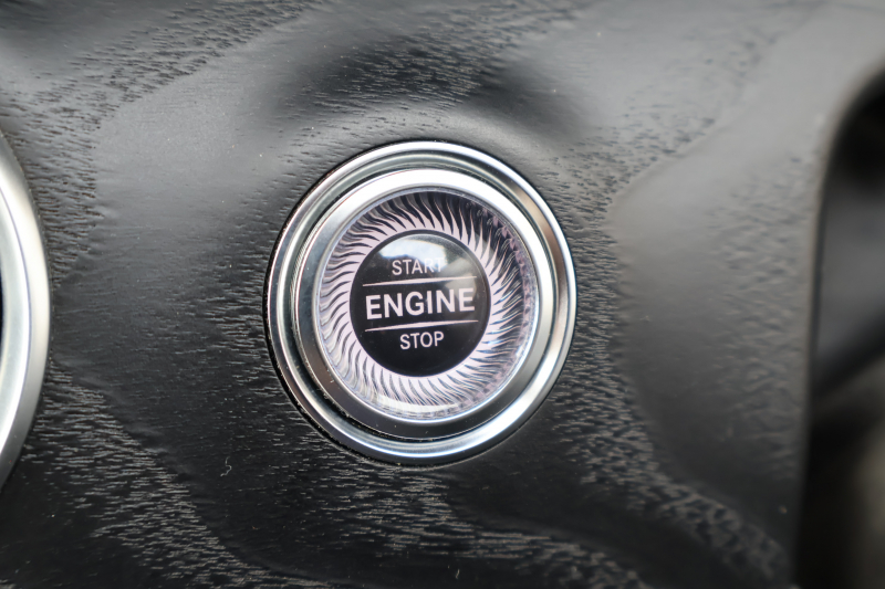 メルセデスベンツ Eクラス E220d 4MATIC ｵｰﾙﾃﾚｲﾝ ﾛｰﾚｳｽｴﾃﾞｨｼｮﾝ　特別仕様車  ﾚｰﾀﾞｰｾｰﾌﾃｨPKG ｴｱﾊﾞﾗﾝｽPKG ﾊﾟﾉﾗﾏSR ｷｰﾚｽGO 白/黒ﾅｯﾊﾟ革 ｼｰﾄﾋｰﾀｰ ﾍﾞﾝﾁﾚｰﾀｰ ｽﾃｱﾘﾝｸﾞﾋｰﾀｰ 純正ﾅﾋﾞ地ﾃﾞｼﾞ 360°ｶﾒﾗ Burmester Applecarplay 電動Rｹﾞｰﾄ HUD 専用19ｲﾝﾁAW　2年保証