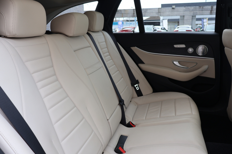 メルセデスベンツ Eクラス E220d 4MATIC ｵｰﾙﾃﾚｲﾝ ﾛｰﾚｳｽｴﾃﾞｨｼｮﾝ　特別仕様車  ﾚｰﾀﾞｰｾｰﾌﾃｨPKG ｴｱﾊﾞﾗﾝｽPKG ﾊﾟﾉﾗﾏSR ｷｰﾚｽGO 白/黒ﾅｯﾊﾟ革 ｼｰﾄﾋｰﾀｰ ﾍﾞﾝﾁﾚｰﾀｰ ｽﾃｱﾘﾝｸﾞﾋｰﾀｰ 純正ﾅﾋﾞ地ﾃﾞｼﾞ 360°ｶﾒﾗ Burmester Applecarplay 電動Rｹﾞｰﾄ HUD 専用19ｲﾝﾁAW　2年保証