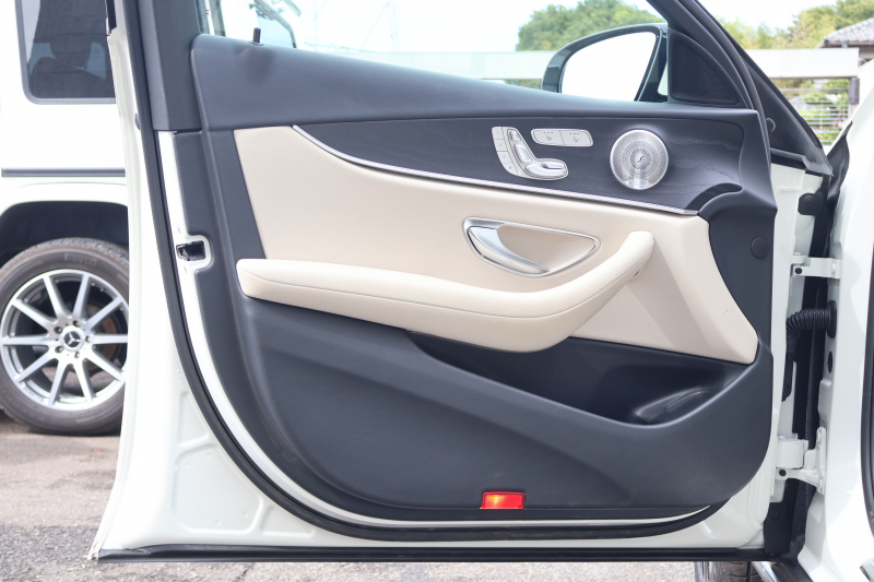 メルセデスベンツ Eクラス E220d 4MATIC ｵｰﾙﾃﾚｲﾝ ﾛｰﾚｳｽｴﾃﾞｨｼｮﾝ　特別仕様車  ﾚｰﾀﾞｰｾｰﾌﾃｨPKG ｴｱﾊﾞﾗﾝｽPKG ﾊﾟﾉﾗﾏSR ｷｰﾚｽGO 白/黒ﾅｯﾊﾟ革 ｼｰﾄﾋｰﾀｰ ﾍﾞﾝﾁﾚｰﾀｰ ｽﾃｱﾘﾝｸﾞﾋｰﾀｰ 純正ﾅﾋﾞ地ﾃﾞｼﾞ 360°ｶﾒﾗ Burmester Applecarplay 電動Rｹﾞｰﾄ HUD 専用19ｲﾝﾁAW　2年保証