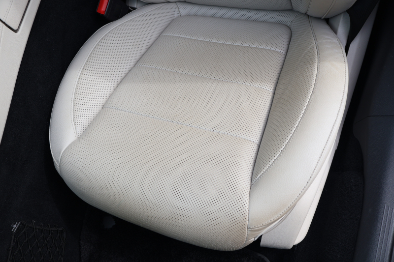 メルセデスベンツ Eクラス E220d 4MATIC ｵｰﾙﾃﾚｲﾝ ﾛｰﾚｳｽｴﾃﾞｨｼｮﾝ　特別仕様車  ﾚｰﾀﾞｰｾｰﾌﾃｨPKG ｴｱﾊﾞﾗﾝｽPKG ﾊﾟﾉﾗﾏSR ｷｰﾚｽGO 白/黒ﾅｯﾊﾟ革 ｼｰﾄﾋｰﾀｰ ﾍﾞﾝﾁﾚｰﾀｰ ｽﾃｱﾘﾝｸﾞﾋｰﾀｰ 純正ﾅﾋﾞ地ﾃﾞｼﾞ 360°ｶﾒﾗ Burmester Applecarplay 電動Rｹﾞｰﾄ HUD 専用19ｲﾝﾁAW　2年保証