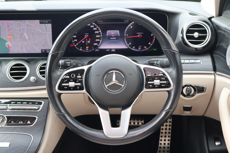 メルセデスベンツ Eクラス E220d 4MATIC ｵｰﾙﾃﾚｲﾝ ﾛｰﾚｳｽｴﾃﾞｨｼｮﾝ　特別仕様車  ﾚｰﾀﾞｰｾｰﾌﾃｨPKG ｴｱﾊﾞﾗﾝｽPKG ﾊﾟﾉﾗﾏSR ｷｰﾚｽGO 白/黒ﾅｯﾊﾟ革 ｼｰﾄﾋｰﾀｰ ﾍﾞﾝﾁﾚｰﾀｰ ｽﾃｱﾘﾝｸﾞﾋｰﾀｰ 純正ﾅﾋﾞ地ﾃﾞｼﾞ 360°ｶﾒﾗ Burmester Applecarplay 電動Rｹﾞｰﾄ HUD 専用19ｲﾝﾁAW　2年保証