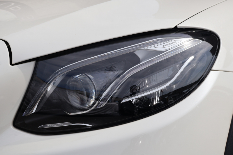 メルセデスベンツ Eクラス E220d 4MATIC ｵｰﾙﾃﾚｲﾝ ﾛｰﾚｳｽｴﾃﾞｨｼｮﾝ　特別仕様車  ﾚｰﾀﾞｰｾｰﾌﾃｨPKG ｴｱﾊﾞﾗﾝｽPKG ﾊﾟﾉﾗﾏSR ｷｰﾚｽGO 白/黒ﾅｯﾊﾟ革 ｼｰﾄﾋｰﾀｰ ﾍﾞﾝﾁﾚｰﾀｰ ｽﾃｱﾘﾝｸﾞﾋｰﾀｰ 純正ﾅﾋﾞ地ﾃﾞｼﾞ 360°ｶﾒﾗ Burmester Applecarplay 電動Rｹﾞｰﾄ HUD 専用19ｲﾝﾁAW　2年保証