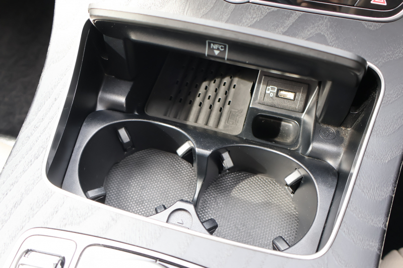 メルセデスベンツ Eクラス E220d 4MATIC ｵｰﾙﾃﾚｲﾝ ﾛｰﾚｳｽｴﾃﾞｨｼｮﾝ　特別仕様車  ﾚｰﾀﾞｰｾｰﾌﾃｨPKG ｴｱﾊﾞﾗﾝｽPKG ﾊﾟﾉﾗﾏSR ｷｰﾚｽGO 白/黒ﾅｯﾊﾟ革 ｼｰﾄﾋｰﾀｰ ﾍﾞﾝﾁﾚｰﾀｰ ｽﾃｱﾘﾝｸﾞﾋｰﾀｰ 純正ﾅﾋﾞ地ﾃﾞｼﾞ 360°ｶﾒﾗ Burmester Applecarplay 電動Rｹﾞｰﾄ HUD 専用19ｲﾝﾁAW　2年保証