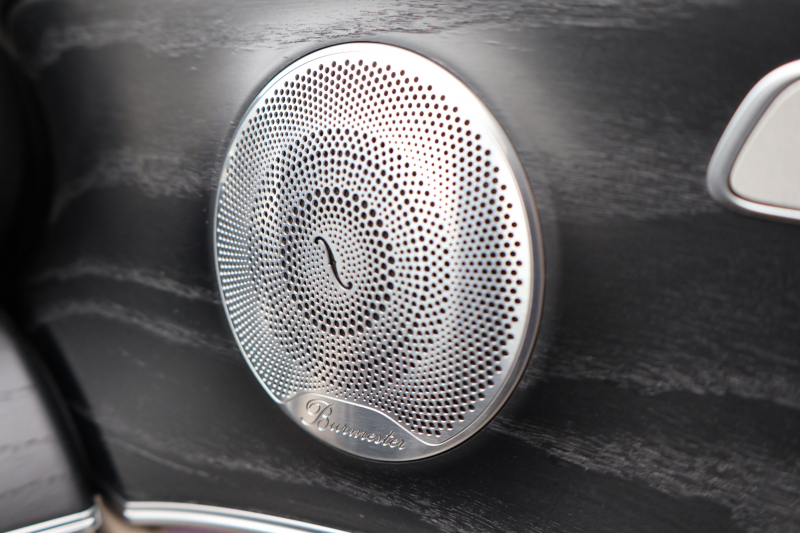 メルセデスベンツ Eクラス E220d 4MATIC ｵｰﾙﾃﾚｲﾝ ﾛｰﾚｳｽｴﾃﾞｨｼｮﾝ　特別仕様車  ﾚｰﾀﾞｰｾｰﾌﾃｨPKG ｴｱﾊﾞﾗﾝｽPKG ﾊﾟﾉﾗﾏSR ｷｰﾚｽGO 白/黒ﾅｯﾊﾟ革 ｼｰﾄﾋｰﾀｰ ﾍﾞﾝﾁﾚｰﾀｰ ｽﾃｱﾘﾝｸﾞﾋｰﾀｰ 純正ﾅﾋﾞ地ﾃﾞｼﾞ 360°ｶﾒﾗ Burmester Applecarplay 電動Rｹﾞｰﾄ HUD 専用19ｲﾝﾁAW　2年保証