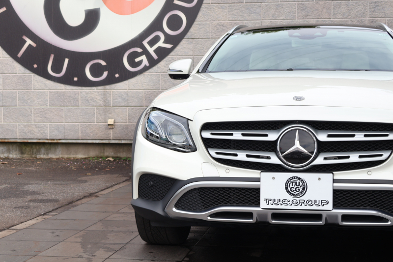 メルセデスベンツ Eクラス E220d 4MATIC ｵｰﾙﾃﾚｲﾝ ﾛｰﾚｳｽｴﾃﾞｨｼｮﾝ　特別仕様車  ﾚｰﾀﾞｰｾｰﾌﾃｨPKG ｴｱﾊﾞﾗﾝｽPKG ﾊﾟﾉﾗﾏSR ｷｰﾚｽGO 白/黒ﾅｯﾊﾟ革 ｼｰﾄﾋｰﾀｰ ﾍﾞﾝﾁﾚｰﾀｰ ｽﾃｱﾘﾝｸﾞﾋｰﾀｰ 純正ﾅﾋﾞ地ﾃﾞｼﾞ 360°ｶﾒﾗ Burmester Applecarplay 電動Rｹﾞｰﾄ HUD 専用19ｲﾝﾁAW　2年保証