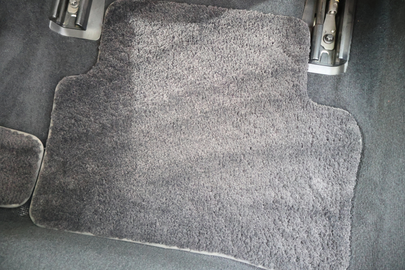 メルセデスベンツ Eクラス E220d 4MATIC ｵｰﾙﾃﾚｲﾝ ﾛｰﾚｳｽｴﾃﾞｨｼｮﾝ　特別仕様車  ﾚｰﾀﾞｰｾｰﾌﾃｨPKG ｴｱﾊﾞﾗﾝｽPKG ﾊﾟﾉﾗﾏSR ｷｰﾚｽGO 白/黒ﾅｯﾊﾟ革 ｼｰﾄﾋｰﾀｰ ﾍﾞﾝﾁﾚｰﾀｰ ｽﾃｱﾘﾝｸﾞﾋｰﾀｰ 純正ﾅﾋﾞ地ﾃﾞｼﾞ 360°ｶﾒﾗ Burmester Applecarplay 電動Rｹﾞｰﾄ HUD 専用19ｲﾝﾁAW　2年保証