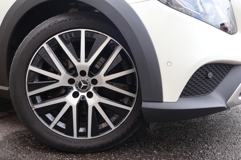 メルセデスベンツ Eクラス E220d 4MATIC ｵｰﾙﾃﾚｲﾝ ﾛｰﾚｳｽｴﾃﾞｨｼｮﾝ　特別仕様車  ﾚｰﾀﾞｰｾｰﾌﾃｨPKG ｴｱﾊﾞﾗﾝｽPKG ﾊﾟﾉﾗﾏSR ｷｰﾚｽGO 白/黒ﾅｯﾊﾟ革 ｼｰﾄﾋｰﾀｰ ﾍﾞﾝﾁﾚｰﾀｰ ｽﾃｱﾘﾝｸﾞﾋｰﾀｰ 純正ﾅﾋﾞ地ﾃﾞｼﾞ 360°ｶﾒﾗ Burmester Applecarplay 電動Rｹﾞｰﾄ HUD 専用19ｲﾝﾁAW　2年保証