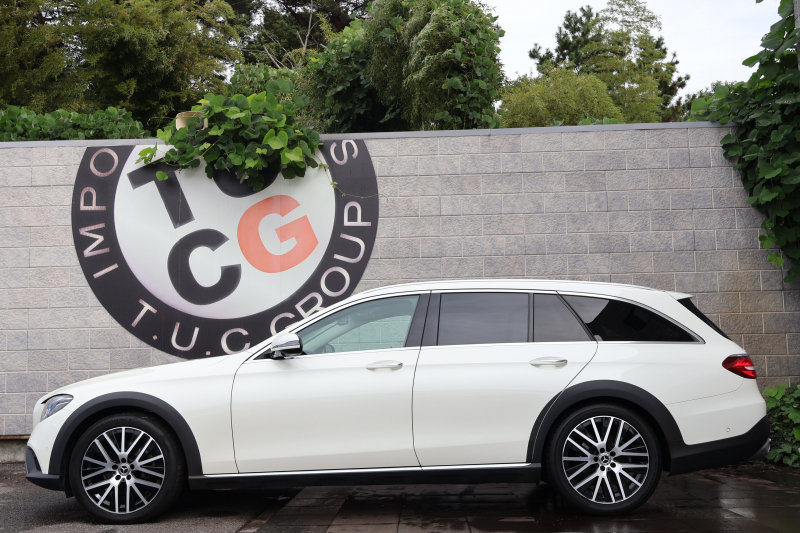 メルセデスベンツ Eクラス E220d 4MATIC ｵｰﾙﾃﾚｲﾝ ﾛｰﾚｳｽｴﾃﾞｨｼｮﾝ　特別仕様車  ﾚｰﾀﾞｰｾｰﾌﾃｨPKG ｴｱﾊﾞﾗﾝｽPKG ﾊﾟﾉﾗﾏSR ｷｰﾚｽGO 白/黒ﾅｯﾊﾟ革 ｼｰﾄﾋｰﾀｰ ﾍﾞﾝﾁﾚｰﾀｰ ｽﾃｱﾘﾝｸﾞﾋｰﾀｰ 純正ﾅﾋﾞ地ﾃﾞｼﾞ 360°ｶﾒﾗ Burmester Applecarplay 電動Rｹﾞｰﾄ HUD 専用19ｲﾝﾁAW　2年保証