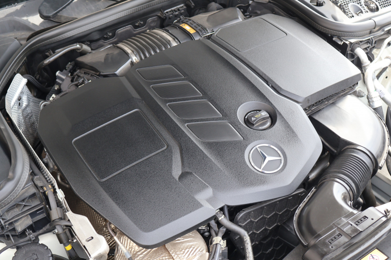 メルセデスベンツ Eクラス E220d 4MATIC ｵｰﾙﾃﾚｲﾝ ﾛｰﾚｳｽｴﾃﾞｨｼｮﾝ　特別仕様車  ﾚｰﾀﾞｰｾｰﾌﾃｨPKG ｴｱﾊﾞﾗﾝｽPKG ﾊﾟﾉﾗﾏSR ｷｰﾚｽGO 白/黒ﾅｯﾊﾟ革 ｼｰﾄﾋｰﾀｰ ﾍﾞﾝﾁﾚｰﾀｰ ｽﾃｱﾘﾝｸﾞﾋｰﾀｰ 純正ﾅﾋﾞ地ﾃﾞｼﾞ 360°ｶﾒﾗ Burmester Applecarplay 電動Rｹﾞｰﾄ HUD 専用19ｲﾝﾁAW　2年保証