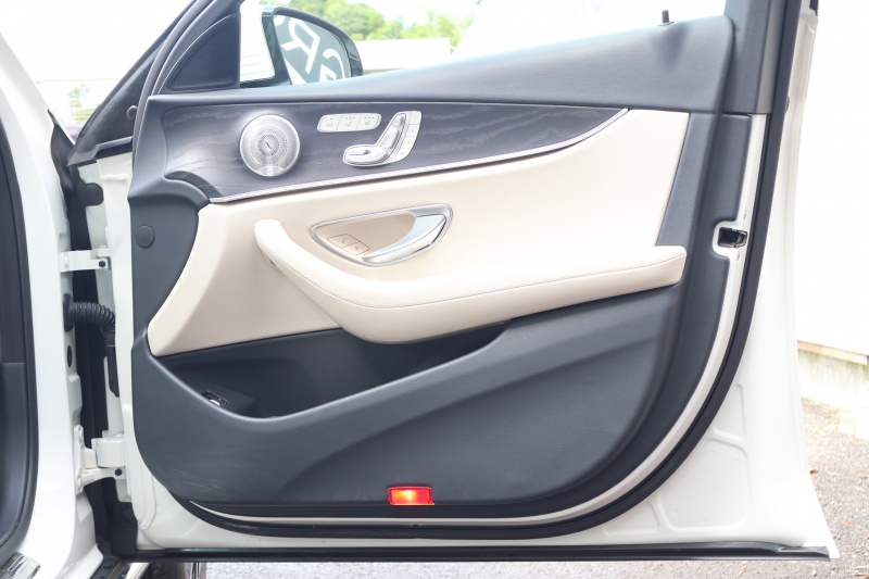 メルセデスベンツ Eクラス E220d 4MATIC ｵｰﾙﾃﾚｲﾝ ﾛｰﾚｳｽｴﾃﾞｨｼｮﾝ　特別仕様車  ﾚｰﾀﾞｰｾｰﾌﾃｨPKG ｴｱﾊﾞﾗﾝｽPKG ﾊﾟﾉﾗﾏSR ｷｰﾚｽGO 白/黒ﾅｯﾊﾟ革 ｼｰﾄﾋｰﾀｰ ﾍﾞﾝﾁﾚｰﾀｰ ｽﾃｱﾘﾝｸﾞﾋｰﾀｰ 純正ﾅﾋﾞ地ﾃﾞｼﾞ 360°ｶﾒﾗ Burmester Applecarplay 電動Rｹﾞｰﾄ HUD 専用19ｲﾝﾁAW　2年保証