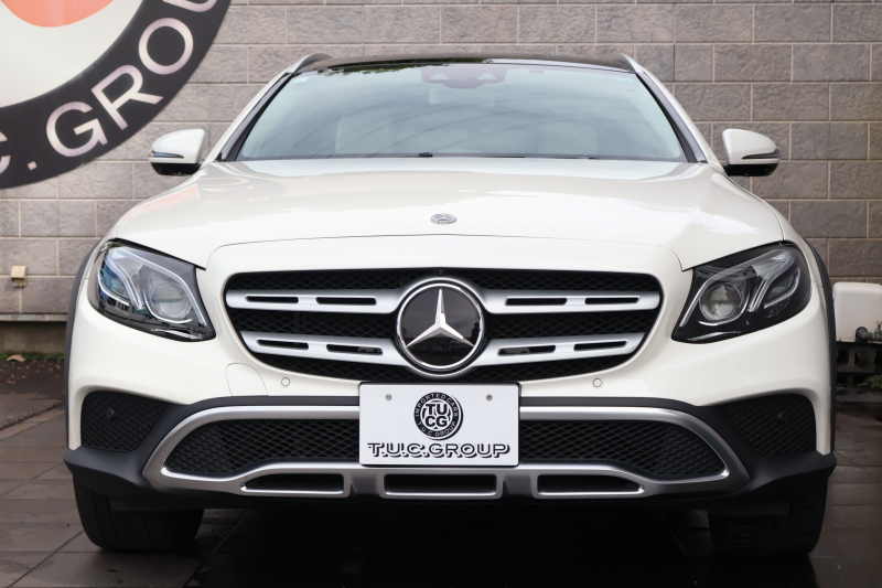 メルセデスベンツ Eクラス E220d 4MATIC ｵｰﾙﾃﾚｲﾝ ﾛｰﾚｳｽｴﾃﾞｨｼｮﾝ　特別仕様車  ﾚｰﾀﾞｰｾｰﾌﾃｨPKG ｴｱﾊﾞﾗﾝｽPKG ﾊﾟﾉﾗﾏSR ｷｰﾚｽGO 白/黒ﾅｯﾊﾟ革 ｼｰﾄﾋｰﾀｰ ﾍﾞﾝﾁﾚｰﾀｰ ｽﾃｱﾘﾝｸﾞﾋｰﾀｰ 純正ﾅﾋﾞ地ﾃﾞｼﾞ 360°ｶﾒﾗ Burmester Applecarplay 電動Rｹﾞｰﾄ HUD 専用19ｲﾝﾁAW　2年保証