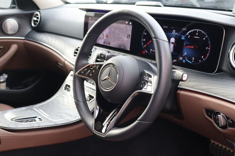 メルセデスベンツ Eクラス E220d 4MATIC ｵｰﾙﾃﾚｲﾝ　後期型 ｴｸｽｸﾙｰｼﾌﾞPKG ｴﾅｼﾞｬｲｼﾞﾝｸﾞPKG ﾚｰﾀﾞｰｾｰﾌﾃｨPKG 1ｵｰﾅｰ ﾊﾟﾉﾗﾏSR ﾌﾞﾗｳﾝ革 ｼｰﾄﾋｰﾀ ﾍﾞﾝﾁﾚｰﾀ 360°ｶﾒﾗ MBUX ARﾅﾋﾞｹﾞｰｼｮﾝ Burmester ﾜｲﾔﾚｽﾁｬｰｼﾞﾝｸﾞ HUD ｴｱｻｽ 純正19ｲﾝﾁAW　2年保証