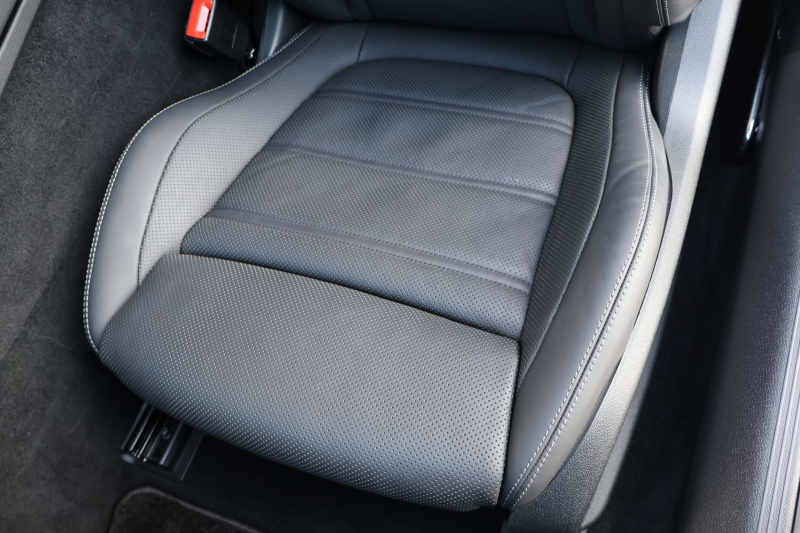 AMG Eクラス E53 4MATIC+ ｶﾌﾞﾘｵﾚ(ISG搭載ﾓﾃﾞﾙ)　後期型 ﾀﾞｸﾚｯﾄﾞ幌 ｴｸｽｸﾙｰｼﾌﾞPKG ｴﾅｼﾞｬｲｼﾞﾝｸﾞPKGﾌﾟﾗｽ ｴｱﾊﾞﾗﾝｽPKG ﾚｰﾀﾞｰｾｰﾌﾃｨPKG 黒ﾅｯﾊﾟ革 ｼｰﾄﾋｰﾀ ﾍﾞﾝﾁﾚｰﾀ MBUX ARﾅﾋﾞ地ﾃﾞｼﾞ 360°ｶﾒﾗ MBUX Burmester Applecarplay HUD PTS AMG20ｲﾝﾁAW　2年保証