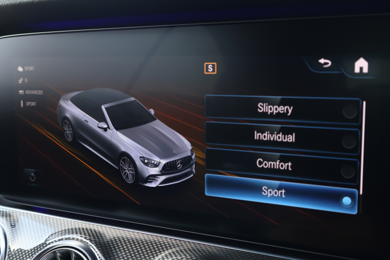 AMG Eクラス E53 4MATIC+ ｶﾌﾞﾘｵﾚ(ISG搭載ﾓﾃﾞﾙ)　後期型 ﾀﾞｸﾚｯﾄﾞ幌 ｴｸｽｸﾙｰｼﾌﾞPKG ｴﾅｼﾞｬｲｼﾞﾝｸﾞPKGﾌﾟﾗｽ ｴｱﾊﾞﾗﾝｽPKG ﾚｰﾀﾞｰｾｰﾌﾃｨPKG 黒ﾅｯﾊﾟ革 ｼｰﾄﾋｰﾀ ﾍﾞﾝﾁﾚｰﾀ MBUX ARﾅﾋﾞ地ﾃﾞｼﾞ 360°ｶﾒﾗ MBUX Burmester Applecarplay HUD PTS AMG20ｲﾝﾁAW　2年保証