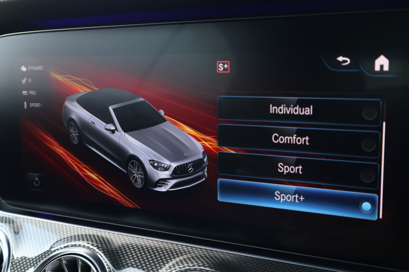 AMG Eクラス E53 4MATIC+ ｶﾌﾞﾘｵﾚ(ISG搭載ﾓﾃﾞﾙ)　後期型 ﾀﾞｸﾚｯﾄﾞ幌 ｴｸｽｸﾙｰｼﾌﾞPKG ｴﾅｼﾞｬｲｼﾞﾝｸﾞPKGﾌﾟﾗｽ ｴｱﾊﾞﾗﾝｽPKG ﾚｰﾀﾞｰｾｰﾌﾃｨPKG 黒ﾅｯﾊﾟ革 ｼｰﾄﾋｰﾀ ﾍﾞﾝﾁﾚｰﾀ MBUX ARﾅﾋﾞ地ﾃﾞｼﾞ 360°ｶﾒﾗ MBUX Burmester Applecarplay HUD PTS AMG20ｲﾝﾁAW　2年保証