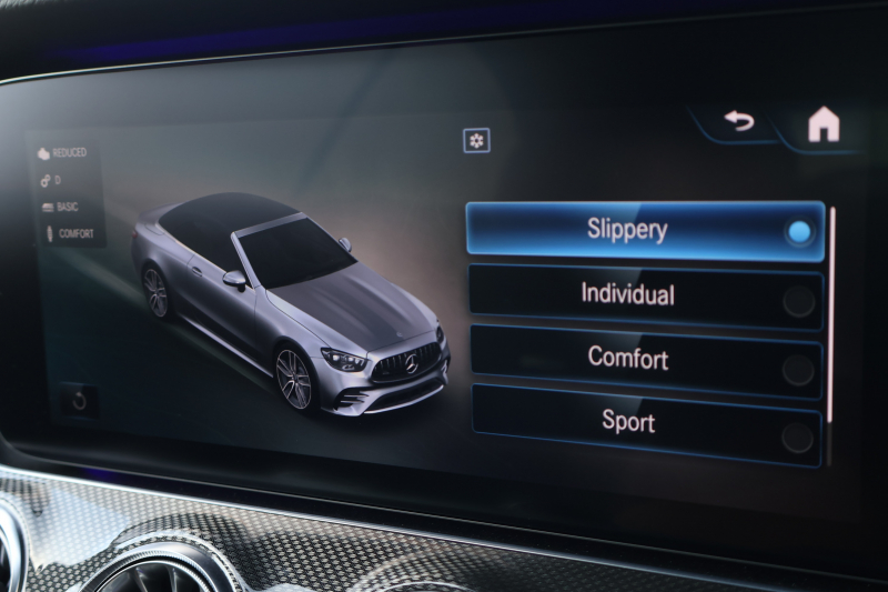 AMG Eクラス E53 4MATIC+ ｶﾌﾞﾘｵﾚ(ISG搭載ﾓﾃﾞﾙ)　後期型 ﾀﾞｸﾚｯﾄﾞ幌 ｴｸｽｸﾙｰｼﾌﾞPKG ｴﾅｼﾞｬｲｼﾞﾝｸﾞPKGﾌﾟﾗｽ ｴｱﾊﾞﾗﾝｽPKG ﾚｰﾀﾞｰｾｰﾌﾃｨPKG 黒ﾅｯﾊﾟ革 ｼｰﾄﾋｰﾀ ﾍﾞﾝﾁﾚｰﾀ MBUX ARﾅﾋﾞ地ﾃﾞｼﾞ 360°ｶﾒﾗ MBUX Burmester Applecarplay HUD PTS AMG20ｲﾝﾁAW　2年保証