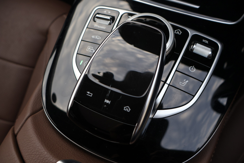 メルセデスベンツ Eクラス E220d 4MATIC ｵｰﾙﾃﾚｲﾝ　 ｴｸｽｸﾙｰｼﾌﾞPKG ﾚｰﾀﾞｰｾｰﾌﾃｨPKG ｴｱﾊﾞﾗﾝｽPKG 1ｵｰﾅｰ ﾊﾟﾉﾗﾏSR ｷｰﾚｽGO ﾅｯﾂﾌﾞﾗｳﾝ革 ｼｰﾄﾋｰﾀｰ ﾍﾞﾝﾁﾚｰﾀｰ 純正ﾅﾋﾞ地ﾃﾞｼﾞ 360°ｶﾒﾗ Burmester Applecarplay 電動Rｹﾞｰﾄ HUD 専用19ｲﾝﾁAW　2年保証