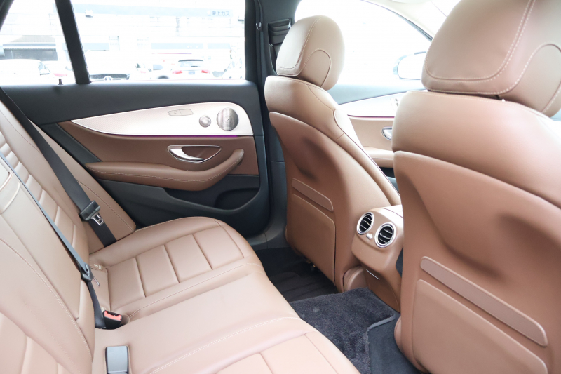 メルセデスベンツ Eクラス E220d 4MATIC ｵｰﾙﾃﾚｲﾝ　 ｴｸｽｸﾙｰｼﾌﾞPKG ﾚｰﾀﾞｰｾｰﾌﾃｨPKG ｴｱﾊﾞﾗﾝｽPKG 1ｵｰﾅｰ ﾊﾟﾉﾗﾏSR ｷｰﾚｽGO ﾅｯﾂﾌﾞﾗｳﾝ革 ｼｰﾄﾋｰﾀｰ ﾍﾞﾝﾁﾚｰﾀｰ 純正ﾅﾋﾞ地ﾃﾞｼﾞ 360°ｶﾒﾗ Burmester Applecarplay 電動Rｹﾞｰﾄ HUD 専用19ｲﾝﾁAW　2年保証