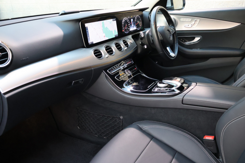 メルセデスベンツ Eクラス E200 AVG　ﾚｻﾞｰPKG ﾚｰﾀﾞｰｾｰﾌﾃｨPKG ｴｱﾊﾞﾗﾝｽPKG 黒革 全席ｼｰﾄﾋｰﾀｰ 純正12.3ｲﾝﾁﾅﾋﾞ地ﾃﾞｼﾞ 360°ｶﾒﾗ Burmesterｻﾗｳﾝﾄﾞ Applecarplay Android Auto 電動Rｹﾞｰﾄ PTS LEDﾍｯﾄﾞ ｱﾅﾛｸﾞ時計　2年保証