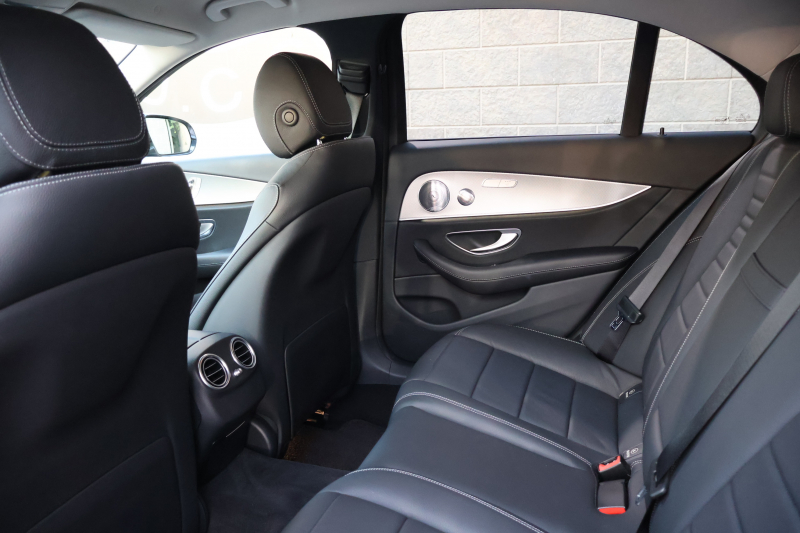 メルセデスベンツ Eクラス E200 AVG　ﾚｻﾞｰPKG ﾚｰﾀﾞｰｾｰﾌﾃｨPKG ｴｱﾊﾞﾗﾝｽPKG 黒革 全席ｼｰﾄﾋｰﾀｰ 純正12.3ｲﾝﾁﾅﾋﾞ地ﾃﾞｼﾞ 360°ｶﾒﾗ Burmesterｻﾗｳﾝﾄﾞ Applecarplay Android Auto 電動Rｹﾞｰﾄ PTS LEDﾍｯﾄﾞ ｱﾅﾛｸﾞ時計　2年保証