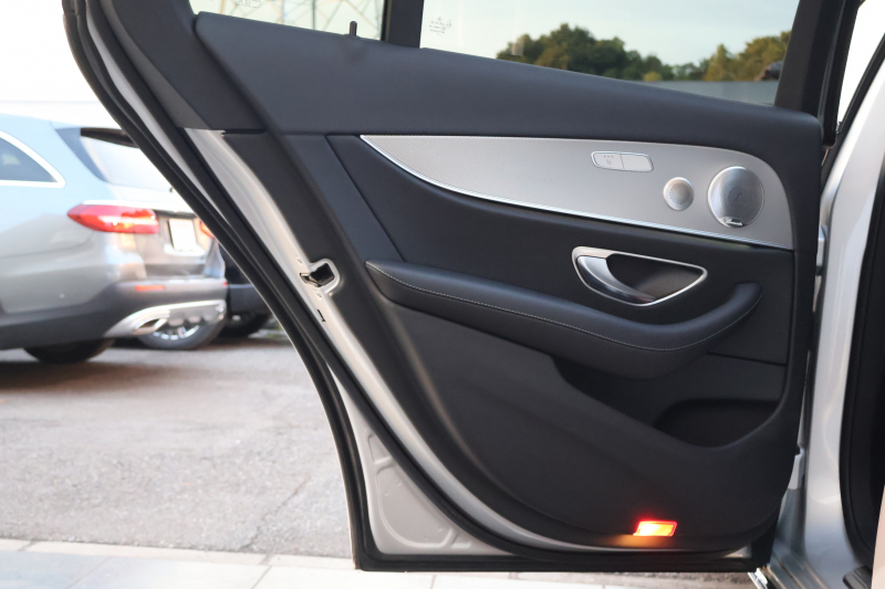 メルセデスベンツ Eクラス E200 AVG　ﾚｻﾞｰPKG ﾚｰﾀﾞｰｾｰﾌﾃｨPKG ｴｱﾊﾞﾗﾝｽPKG 黒革 全席ｼｰﾄﾋｰﾀｰ 純正12.3ｲﾝﾁﾅﾋﾞ地ﾃﾞｼﾞ 360°ｶﾒﾗ Burmesterｻﾗｳﾝﾄﾞ Applecarplay Android Auto 電動Rｹﾞｰﾄ PTS LEDﾍｯﾄﾞ ｱﾅﾛｸﾞ時計　2年保証