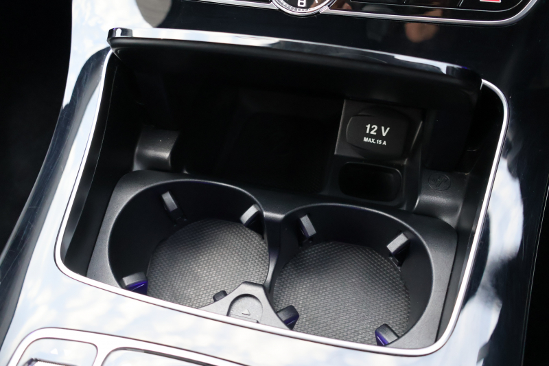 メルセデスベンツ Eクラス E200 AVG　ﾚｻﾞｰPKG ﾚｰﾀﾞｰｾｰﾌﾃｨPKG ｴｱﾊﾞﾗﾝｽPKG 黒革 全席ｼｰﾄﾋｰﾀｰ 純正12.3ｲﾝﾁﾅﾋﾞ地ﾃﾞｼﾞ 360°ｶﾒﾗ Burmesterｻﾗｳﾝﾄﾞ Applecarplay Android Auto 電動Rｹﾞｰﾄ PTS LEDﾍｯﾄﾞ ｱﾅﾛｸﾞ時計　2年保証