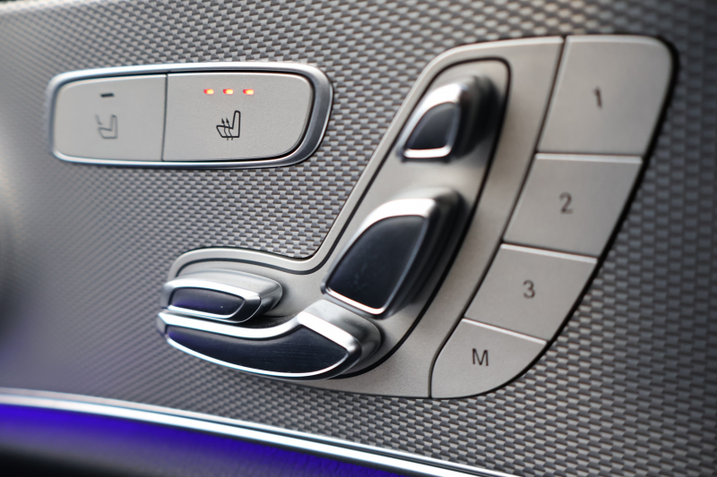 メルセデスベンツ Eクラス E200 AVG　ﾚｻﾞｰPKG ﾚｰﾀﾞｰｾｰﾌﾃｨPKG ｴｱﾊﾞﾗﾝｽPKG 黒革 全席ｼｰﾄﾋｰﾀｰ 純正12.3ｲﾝﾁﾅﾋﾞ地ﾃﾞｼﾞ 360°ｶﾒﾗ Burmesterｻﾗｳﾝﾄﾞ Applecarplay Android Auto 電動Rｹﾞｰﾄ PTS LEDﾍｯﾄﾞ ｱﾅﾛｸﾞ時計　2年保証