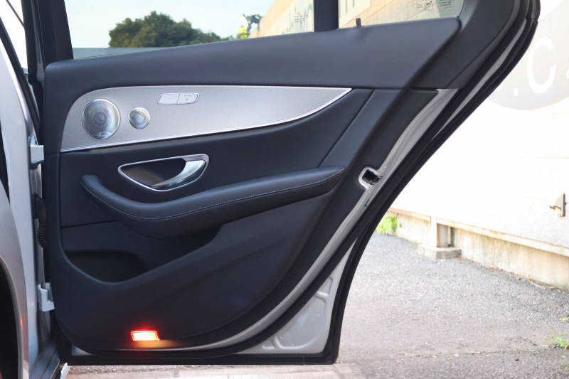 メルセデスベンツ Eクラス E200 AVG　ﾚｻﾞｰPKG ﾚｰﾀﾞｰｾｰﾌﾃｨPKG ｴｱﾊﾞﾗﾝｽPKG 黒革 全席ｼｰﾄﾋｰﾀｰ 純正12.3ｲﾝﾁﾅﾋﾞ地ﾃﾞｼﾞ 360°ｶﾒﾗ Burmesterｻﾗｳﾝﾄﾞ Applecarplay Android Auto 電動Rｹﾞｰﾄ PTS LEDﾍｯﾄﾞ ｱﾅﾛｸﾞ時計　2年保証