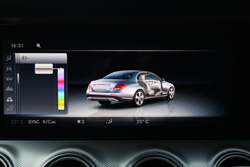 メルセデスベンツ Eクラス E200 AVG　ﾚｻﾞｰPKG ﾚｰﾀﾞｰｾｰﾌﾃｨPKG ｴｱﾊﾞﾗﾝｽPKG 黒革 全席ｼｰﾄﾋｰﾀｰ 純正12.3ｲﾝﾁﾅﾋﾞ地ﾃﾞｼﾞ 360°ｶﾒﾗ Burmesterｻﾗｳﾝﾄﾞ Applecarplay Android Auto 電動Rｹﾞｰﾄ PTS LEDﾍｯﾄﾞ ｱﾅﾛｸﾞ時計　2年保証