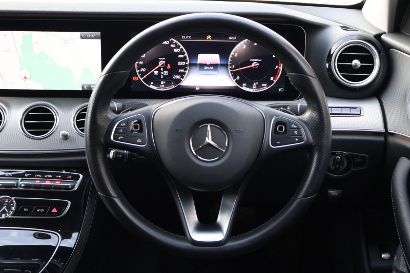 メルセデスベンツ Eクラス E200 AVG　ﾚｻﾞｰPKG ﾚｰﾀﾞｰｾｰﾌﾃｨPKG ｴｱﾊﾞﾗﾝｽPKG 黒革 全席ｼｰﾄﾋｰﾀｰ 純正12.3ｲﾝﾁﾅﾋﾞ地ﾃﾞｼﾞ 360°ｶﾒﾗ Burmesterｻﾗｳﾝﾄﾞ Applecarplay Android Auto 電動Rｹﾞｰﾄ PTS LEDﾍｯﾄﾞ ｱﾅﾛｸﾞ時計　2年保証