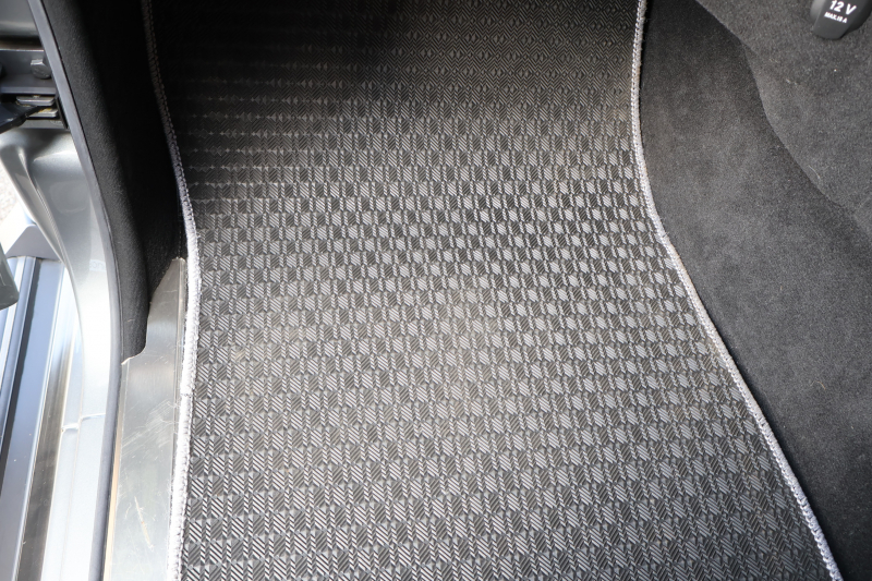 メルセデスベンツ Gクラス G350d　後期型 ﾗｸﾞｼﾞｭｱﾘｰPKG ｴｸｽﾃﾘｱｽﾃﾝﾚｽPKG ｸﾛｰﾑPKG ﾃﾞｨｽﾄﾛﾆｯｸ&BSM 7AT SR 茶革ｼｰﾄ ﾒﾓﾘｰ付Pｼｰﾄ 全席ﾋｰﾀｰ 純正8ｲﾝﾁﾜｲﾄﾞﾅﾋﾞ地ﾃﾞｼﾞ Bｶﾒﾗ harman/kardon appleCarplay PTS ｷｾﾉﾝ ﾌﾛﾝﾄﾗﾝﾅｰﾙｰﾌﾗｯｸ ORCﾗﾀﾞｰ AMG20ｲﾝﾁAW　2年保証