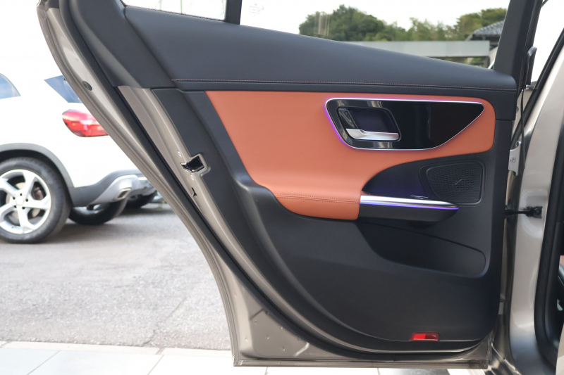 メルセデスベンツ Cクラス C200ｽﾃｰｼｮﾝﾜｺﾞﾝ AVG(ISG搭載ﾓﾃﾞﾙ)　ﾚｻﾞｰｴｸｽｸﾙｰｼﾌﾞPKG AMGﾗｲﾝPKG ﾍﾞｰｼｯｸPKG ﾚｰﾀﾞｰｾｰﾌﾃｨPKG 1ｵｰﾅｰ ﾊﾟﾉﾗﾏSR 茶革 ｼｰﾄﾋｰﾀｰ 純正ﾅﾋﾞ地ﾃﾞｼﾞ MBUX ARﾅﾋﾞ 360度ｶﾒﾗ  PTS HUD  AMG18ｲﾝﾁAW　2年保証