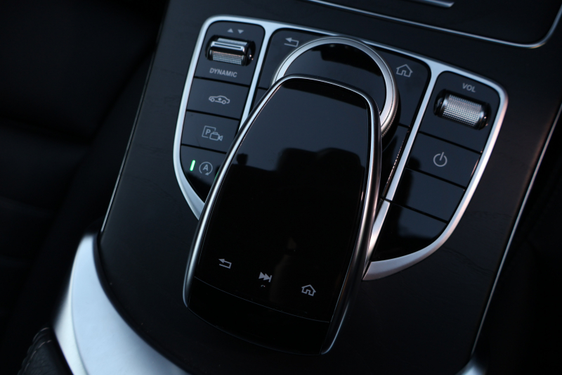 メルセデスベンツ Cクラス C220d ｽﾃｰｼｮﾝﾜｺﾞﾝ AVG AMGﾗｲﾝ 　後期型 AMGｽﾀｲﾘﾝｸﾞPKG ﾚｰﾀﾞｰｾｰﾌﾃｨPKG ｴｱﾊﾞﾗﾝｽPKG 黒革 ｼｰﾄﾋｰﾀ 純正10.25ｲﾝﾁﾅﾋﾞ地ﾃﾞｼﾞ ｺｯｸﾋﾟｯﾄDisp AppleCarPlay Burmesterｻﾗｳﾝﾄﾞ Bﾓﾆﾀｰ 電動Rｹﾞｰﾄ ﾌｯﾄﾄﾗﾝｸOP AMG18ｲﾝﾁAW　2年保証