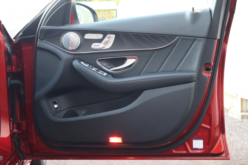 メルセデスベンツ Cクラス C220d ｽﾃｰｼｮﾝﾜｺﾞﾝ AVG AMGﾗｲﾝ 　後期型 AMGｽﾀｲﾘﾝｸﾞPKG ﾚｰﾀﾞｰｾｰﾌﾃｨPKG ｴｱﾊﾞﾗﾝｽPKG 黒革 ｼｰﾄﾋｰﾀ 純正10.25ｲﾝﾁﾅﾋﾞ地ﾃﾞｼﾞ ｺｯｸﾋﾟｯﾄDisp AppleCarPlay Burmesterｻﾗｳﾝﾄﾞ Bﾓﾆﾀｰ 電動Rｹﾞｰﾄ ﾌｯﾄﾄﾗﾝｸOP AMG18ｲﾝﾁAW　2年保証