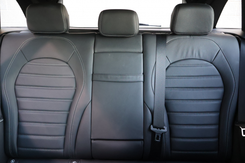 メルセデスベンツ Cクラス C220d ｽﾃｰｼｮﾝﾜｺﾞﾝ AVG AMGﾗｲﾝ 　後期型 AMGｽﾀｲﾘﾝｸﾞPKG ﾚｰﾀﾞｰｾｰﾌﾃｨPKG ｴｱﾊﾞﾗﾝｽPKG 黒革 ｼｰﾄﾋｰﾀ 純正10.25ｲﾝﾁﾅﾋﾞ地ﾃﾞｼﾞ ｺｯｸﾋﾟｯﾄDisp AppleCarPlay Burmesterｻﾗｳﾝﾄﾞ Bﾓﾆﾀｰ 電動Rｹﾞｰﾄ ﾌｯﾄﾄﾗﾝｸOP AMG18ｲﾝﾁAW　2年保証