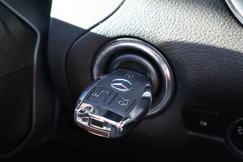 メルセデスベンツ SLKクラス SLK200 ﾚｰﾀﾞｰｾｰﾌﾃｨｴﾃﾞｨｼｮﾝ　限定100台 AMGｽﾎﾟｰﾂPKG ﾚｰﾀﾞｰｾｰﾌﾃｨPKG ﾏｼﾞｯｸｽｶｲｺﾝﾄﾛｰﾙﾊﾞﾘｵR ﾍﾞﾝｶﾞﾙﾚｯﾄﾞﾅｯﾊﾟ革 ｼｰﾄﾋｰﾀｰ 純正ﾅﾋﾞ地ﾃﾞｼﾞ Bﾓﾆﾀｰ ECOｽﾄｯﾌﾟ ｷｾﾉﾝﾍｯﾄﾞ AMG18AW　2年保証