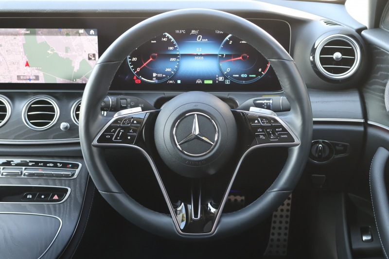 メルセデスベンツ Eクラス E220d 4MATIC ｵｰﾙﾃﾚｲﾝ(ISG搭載ﾓﾃﾞﾙ)　後期型 ｴｸｽｸﾙｰｼﾌﾞPKG ｴﾅｼﾞｬｲｼﾞﾝｸﾞPKG ﾚｰﾀﾞｰｾｰﾌﾃｨPKG 1ｵｰﾅｰ ﾊﾟﾉﾗﾏSR ﾌﾞﾗｯｸ革 ｼｰﾄﾋｰﾀ ﾍﾞﾝﾁﾚｰﾀ MBUX ARﾅﾋﾞｹﾞｰｼｮﾝ Burmester ﾜｲﾔﾚｽﾁｬｰｼﾞﾝｸﾞ HUD ｴｱｻｽ 純正19ｲﾝﾁAW　新車保証