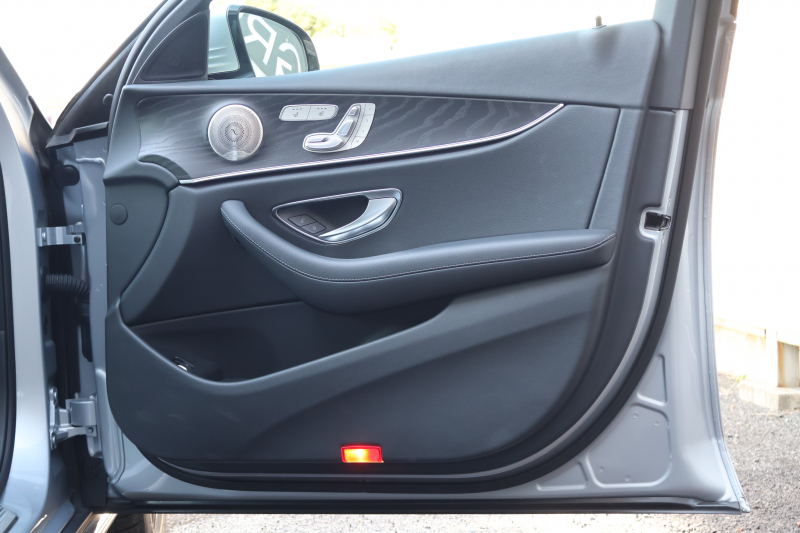 メルセデスベンツ Eクラス E220d 4MATIC ｵｰﾙﾃﾚｲﾝ(ISG搭載ﾓﾃﾞﾙ)　後期型 ｴｸｽｸﾙｰｼﾌﾞPKG ｴﾅｼﾞｬｲｼﾞﾝｸﾞPKG ﾚｰﾀﾞｰｾｰﾌﾃｨPKG 1ｵｰﾅｰ ﾊﾟﾉﾗﾏSR ﾌﾞﾗｯｸ革 ｼｰﾄﾋｰﾀ ﾍﾞﾝﾁﾚｰﾀ MBUX ARﾅﾋﾞｹﾞｰｼｮﾝ Burmester ﾜｲﾔﾚｽﾁｬｰｼﾞﾝｸﾞ HUD ｴｱｻｽ 純正19ｲﾝﾁAW　新車保証