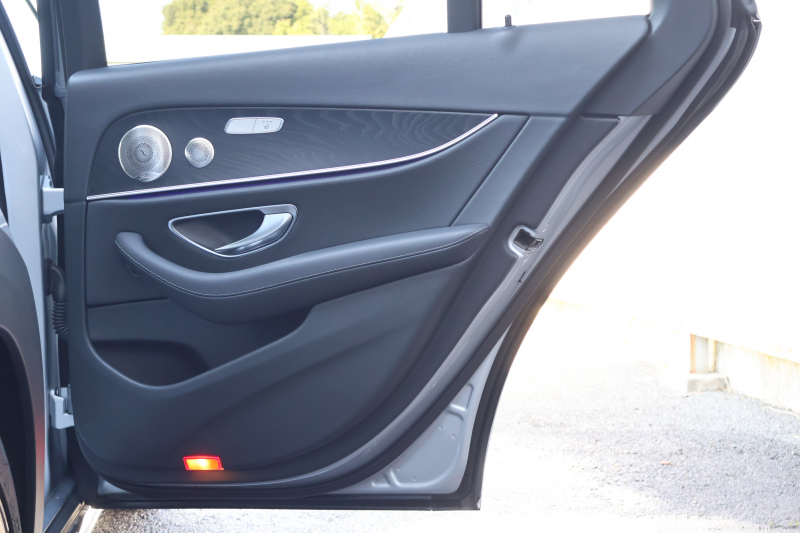 メルセデスベンツ Eクラス E220d 4MATIC ｵｰﾙﾃﾚｲﾝ(ISG搭載ﾓﾃﾞﾙ)　後期型 ｴｸｽｸﾙｰｼﾌﾞPKG ｴﾅｼﾞｬｲｼﾞﾝｸﾞPKG ﾚｰﾀﾞｰｾｰﾌﾃｨPKG 1ｵｰﾅｰ ﾊﾟﾉﾗﾏSR ﾌﾞﾗｯｸ革 ｼｰﾄﾋｰﾀ ﾍﾞﾝﾁﾚｰﾀ MBUX ARﾅﾋﾞｹﾞｰｼｮﾝ Burmester ﾜｲﾔﾚｽﾁｬｰｼﾞﾝｸﾞ HUD ｴｱｻｽ 純正19ｲﾝﾁAW　新車保証