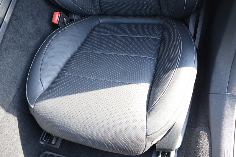 メルセデスベンツ Eクラス E220d 4MATIC ｵｰﾙﾃﾚｲﾝ(ISG搭載ﾓﾃﾞﾙ)　後期型 ｴｸｽｸﾙｰｼﾌﾞPKG ｴﾅｼﾞｬｲｼﾞﾝｸﾞPKG ﾚｰﾀﾞｰｾｰﾌﾃｨPKG 1ｵｰﾅｰ ﾊﾟﾉﾗﾏSR ﾌﾞﾗｯｸ革 ｼｰﾄﾋｰﾀ ﾍﾞﾝﾁﾚｰﾀ MBUX ARﾅﾋﾞｹﾞｰｼｮﾝ Burmester ﾜｲﾔﾚｽﾁｬｰｼﾞﾝｸﾞ HUD ｴｱｻｽ 純正19ｲﾝﾁAW　新車保証