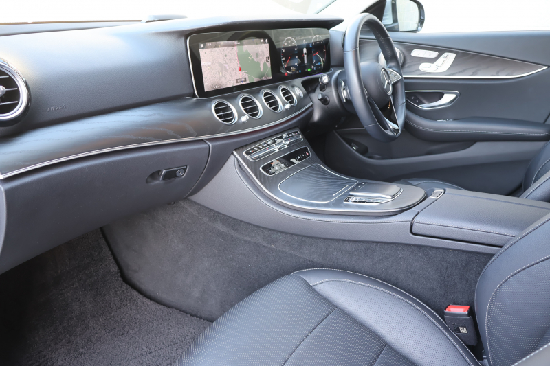 メルセデスベンツ Eクラス E220d 4MATIC ｵｰﾙﾃﾚｲﾝ(ISG搭載ﾓﾃﾞﾙ)　後期型 ｴｸｽｸﾙｰｼﾌﾞPKG ｴﾅｼﾞｬｲｼﾞﾝｸﾞPKG ﾚｰﾀﾞｰｾｰﾌﾃｨPKG 1ｵｰﾅｰ ﾊﾟﾉﾗﾏSR ﾌﾞﾗｯｸ革 ｼｰﾄﾋｰﾀ ﾍﾞﾝﾁﾚｰﾀ MBUX ARﾅﾋﾞｹﾞｰｼｮﾝ Burmester ﾜｲﾔﾚｽﾁｬｰｼﾞﾝｸﾞ HUD ｴｱｻｽ 純正19ｲﾝﾁAW　新車保証