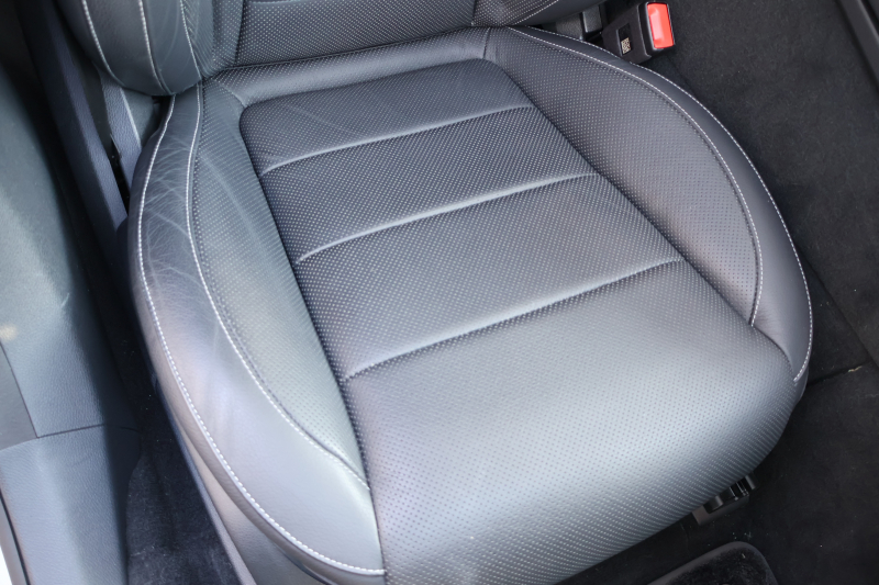 メルセデスベンツ Eクラス E220d 4MATIC ｵｰﾙﾃﾚｲﾝ(ISG搭載ﾓﾃﾞﾙ)　後期型 ｴｸｽｸﾙｰｼﾌﾞPKG ｴﾅｼﾞｬｲｼﾞﾝｸﾞPKG ﾚｰﾀﾞｰｾｰﾌﾃｨPKG 1ｵｰﾅｰ ﾊﾟﾉﾗﾏSR ﾌﾞﾗｯｸ革 ｼｰﾄﾋｰﾀ ﾍﾞﾝﾁﾚｰﾀ MBUX ARﾅﾋﾞｹﾞｰｼｮﾝ Burmester ﾜｲﾔﾚｽﾁｬｰｼﾞﾝｸﾞ HUD ｴｱｻｽ 純正19ｲﾝﾁAW　新車保証