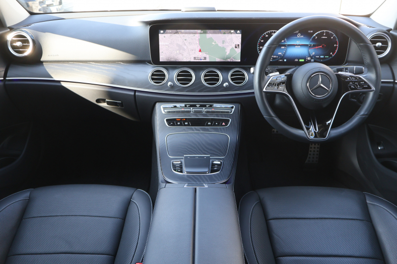 メルセデスベンツ Eクラス E220d 4MATIC ｵｰﾙﾃﾚｲﾝ(ISG搭載ﾓﾃﾞﾙ)　後期型 ｴｸｽｸﾙｰｼﾌﾞPKG ｴﾅｼﾞｬｲｼﾞﾝｸﾞPKG ﾚｰﾀﾞｰｾｰﾌﾃｨPKG 1ｵｰﾅｰ ﾊﾟﾉﾗﾏSR ﾌﾞﾗｯｸ革 ｼｰﾄﾋｰﾀ ﾍﾞﾝﾁﾚｰﾀ MBUX ARﾅﾋﾞｹﾞｰｼｮﾝ Burmester ﾜｲﾔﾚｽﾁｬｰｼﾞﾝｸﾞ HUD ｴｱｻｽ 純正19ｲﾝﾁAW　新車保証