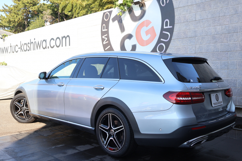 メルセデスベンツ Eクラス E220d 4MATIC ｵｰﾙﾃﾚｲﾝ(ISG搭載ﾓﾃﾞﾙ)　後期型 ｴｸｽｸﾙｰｼﾌﾞPKG ｴﾅｼﾞｬｲｼﾞﾝｸﾞPKG ﾚｰﾀﾞｰｾｰﾌﾃｨPKG 1ｵｰﾅｰ ﾊﾟﾉﾗﾏSR ﾌﾞﾗｯｸ革 ｼｰﾄﾋｰﾀ ﾍﾞﾝﾁﾚｰﾀ MBUX ARﾅﾋﾞｹﾞｰｼｮﾝ Burmester ﾜｲﾔﾚｽﾁｬｰｼﾞﾝｸﾞ HUD ｴｱｻｽ 純正19ｲﾝﾁAW　新車保証