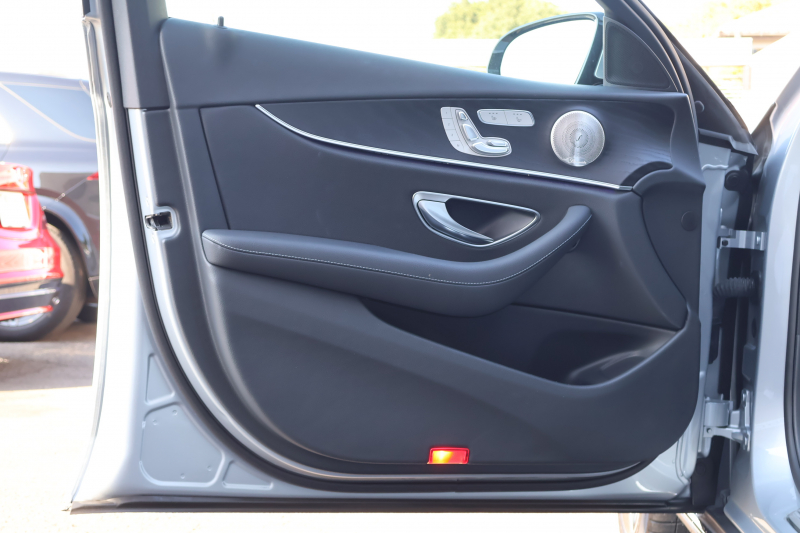 メルセデスベンツ Eクラス E220d 4MATIC ｵｰﾙﾃﾚｲﾝ(ISG搭載ﾓﾃﾞﾙ)　後期型 ｴｸｽｸﾙｰｼﾌﾞPKG ｴﾅｼﾞｬｲｼﾞﾝｸﾞPKG ﾚｰﾀﾞｰｾｰﾌﾃｨPKG 1ｵｰﾅｰ ﾊﾟﾉﾗﾏSR ﾌﾞﾗｯｸ革 ｼｰﾄﾋｰﾀ ﾍﾞﾝﾁﾚｰﾀ MBUX ARﾅﾋﾞｹﾞｰｼｮﾝ Burmester ﾜｲﾔﾚｽﾁｬｰｼﾞﾝｸﾞ HUD ｴｱｻｽ 純正19ｲﾝﾁAW　新車保証