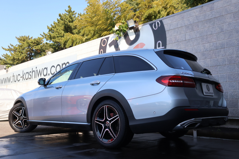 メルセデスベンツ Eクラス E220d 4MATIC ｵｰﾙﾃﾚｲﾝ(ISG搭載ﾓﾃﾞﾙ)　後期型 ｴｸｽｸﾙｰｼﾌﾞPKG ｴﾅｼﾞｬｲｼﾞﾝｸﾞPKG ﾚｰﾀﾞｰｾｰﾌﾃｨPKG 1ｵｰﾅｰ ﾊﾟﾉﾗﾏSR ﾌﾞﾗｯｸ革 ｼｰﾄﾋｰﾀ ﾍﾞﾝﾁﾚｰﾀ MBUX ARﾅﾋﾞｹﾞｰｼｮﾝ Burmester ﾜｲﾔﾚｽﾁｬｰｼﾞﾝｸﾞ HUD ｴｱｻｽ 純正19ｲﾝﾁAW　新車保証